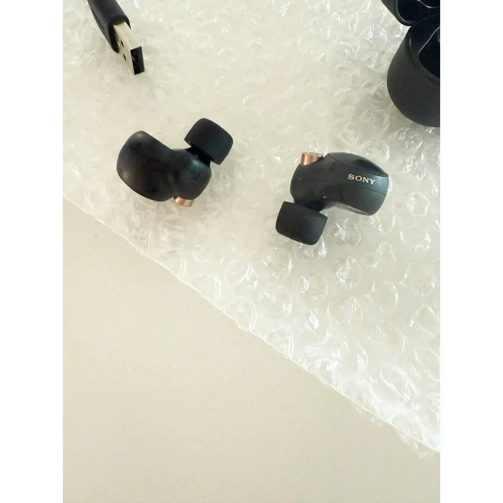 Sony - WF1000XM4 True Wireless Noise Cancelling Earbuds - Black - Picture 5 of 11